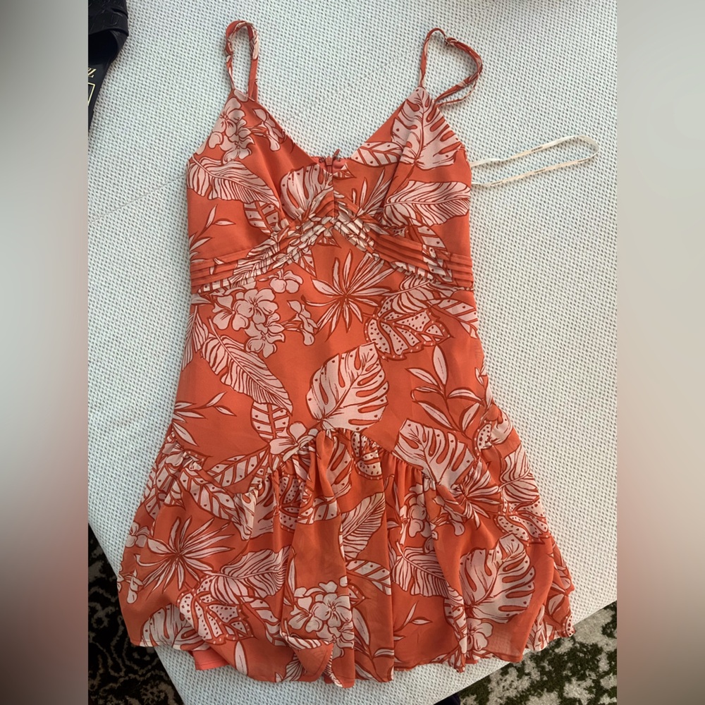 Orange patterned v neck sundress. Super cute, size MEDIUM!